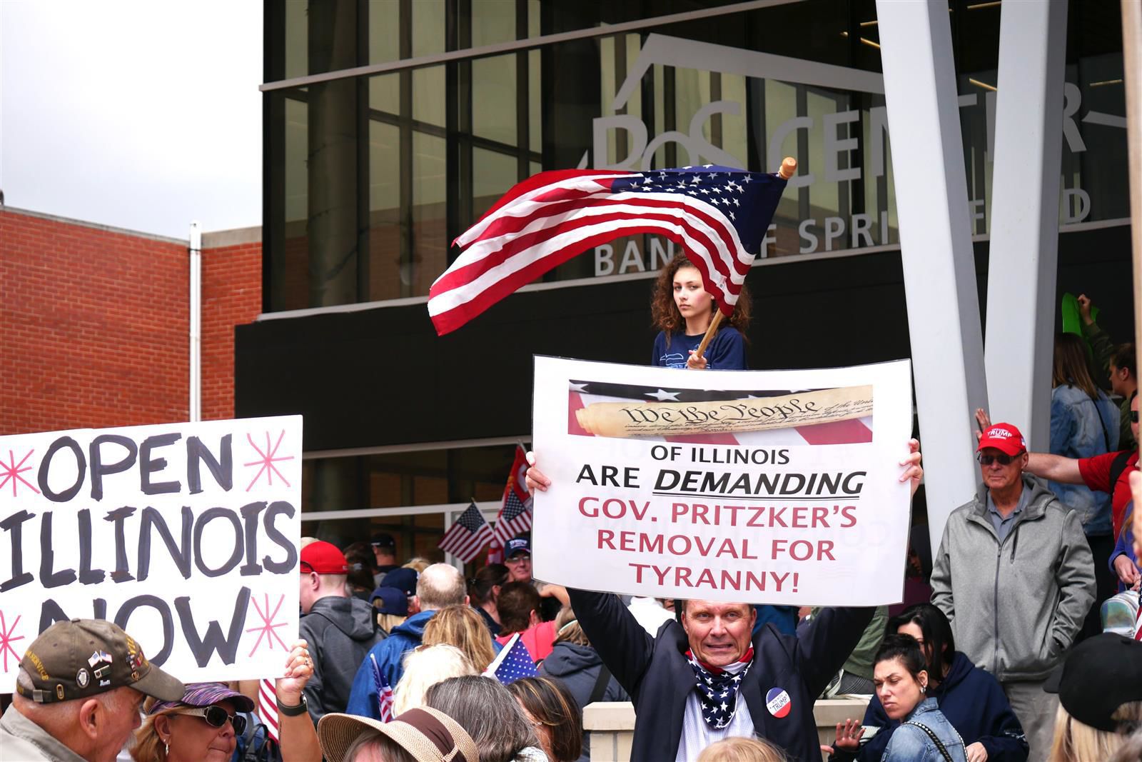 Bank-of-Springfield-Protests-Tyranny-052020.jpg